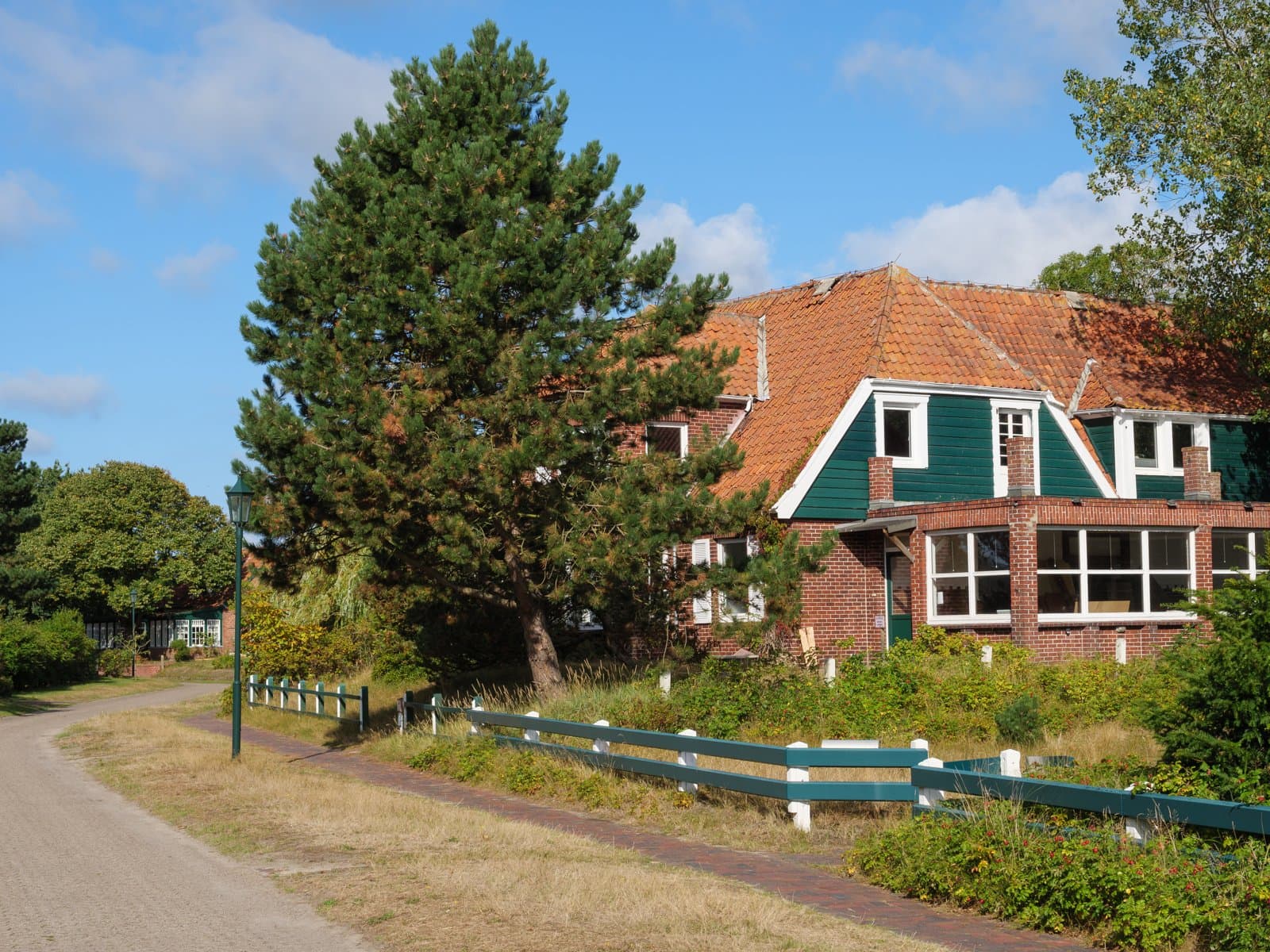 Newton’s ‘Dated Home’ Buffer: When Buyers Should Keep Contingencies