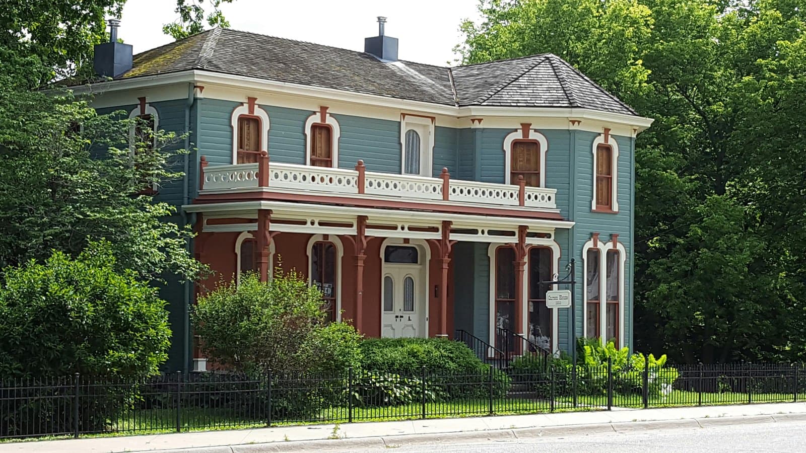May’s Sub-$2.5M Bidding Wars: Why Wellesley Sellers Still Hold the Edge